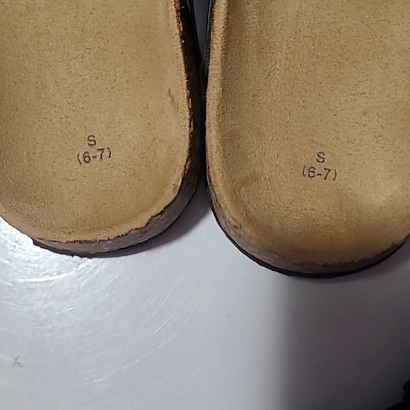 Woman's slides - Picture 5 of 6